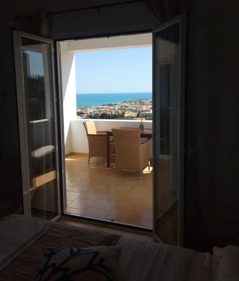 Thea Apartment *