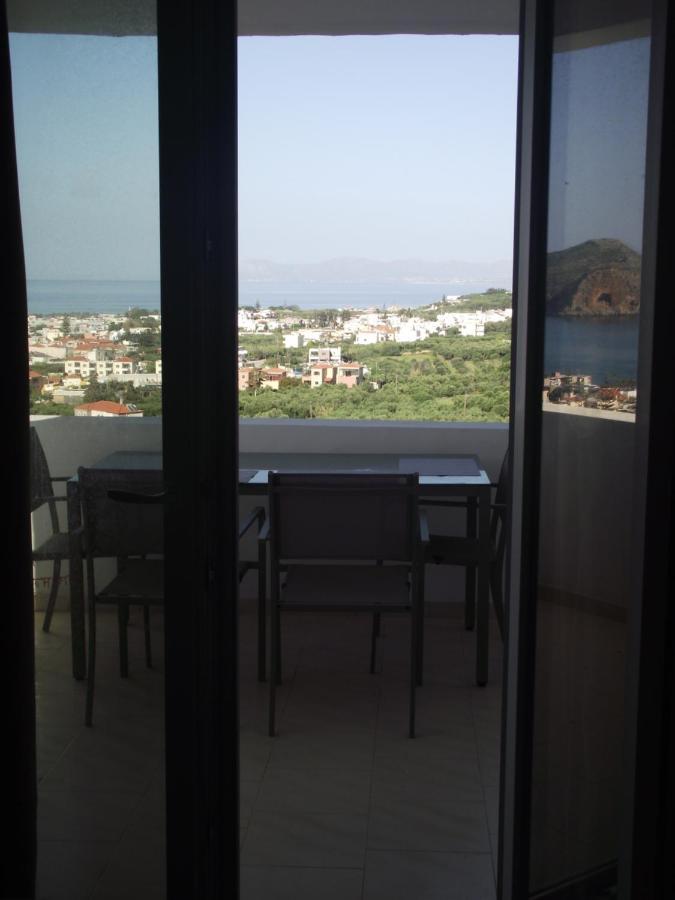Thea Apartment *